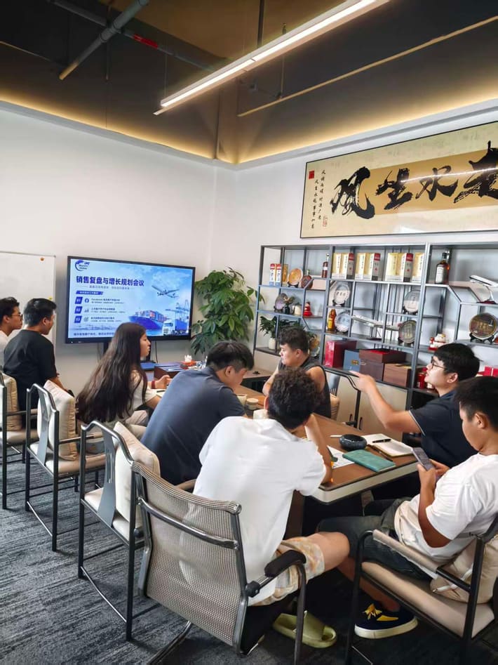 Yuntuo logistics team meeting in China office